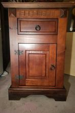 Massief houten kastje met deurtje en lade, Ophalen, Zo goed als nieuw, Hout, 70 cm of meer