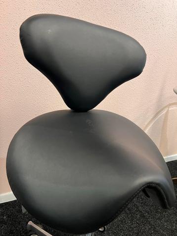 Zadelkruk - Ergonomisch en Comfortabel beschikbaar voor biedingen