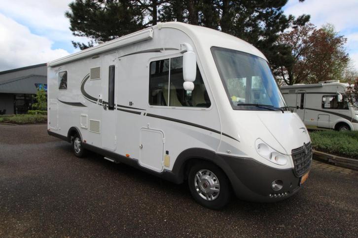Pilote G 740 XLC (bj 2014), Caravans en Kamperen, Campers, Bedrijf, tot en met 2, Integraal, Pilote, Diesel, 7 tot 8 meter, Boiler
