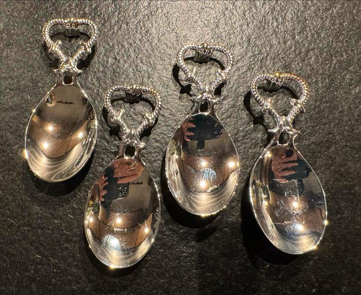 Prachtige  Verzilverde Amuslepels EPNS - 16 Stuks hart, Antiek en Kunst, Antiek | Bestek, Ophalen of Verzenden