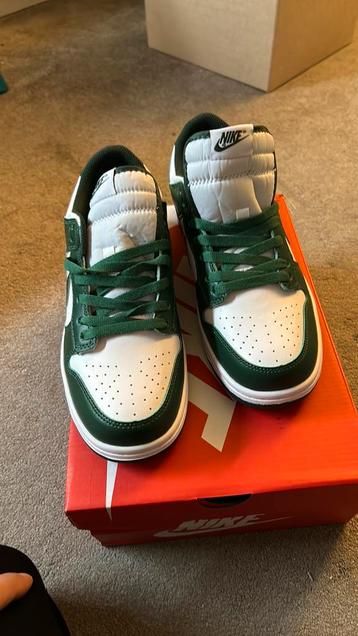 Nike beschikbaar voor biedingen