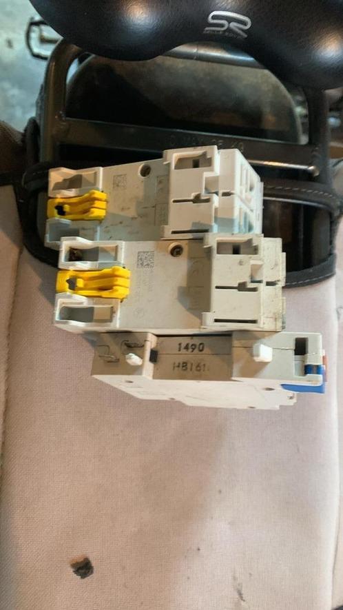 2 aardlekschakelaars en 1 16A schakelaar van ABB, Doe-het-zelf en Verbouw, Elektra en Kabels, Nieuw, Schakelaar, Ophalen of Verzenden