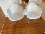 2 vitra eames stoelen DAR (goede replica), Huis en Inrichting, Stoelen, Ophalen, Gebruikt, Twee, Wit