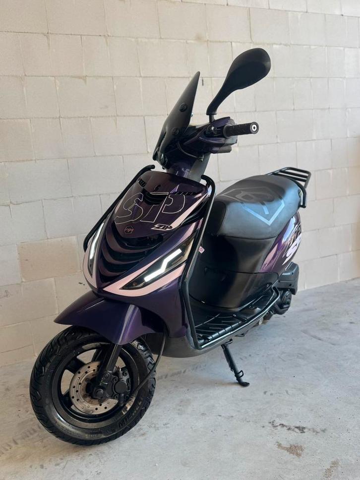 Piaggio zip 4t, Fietsen en Brommers, Scooters | Piaggio, Gebruikt, Zip, Maximaal 45 km/u, Benzine, Ophalen