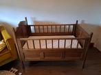 Vintage Houten Babybedje / Ledikant, Kinderen en Baby's, Babywiegjes en Ledikanten, Ophalen, Gebruikt, Ledikant
