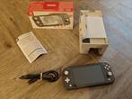 Nintendo Switch Lite Grijs CIB, Spelcomputers en Games, Spelcomputers | Nintendo Switch Lite, Grijs, ., Ophalen of Verzenden, Zo goed als nieuw