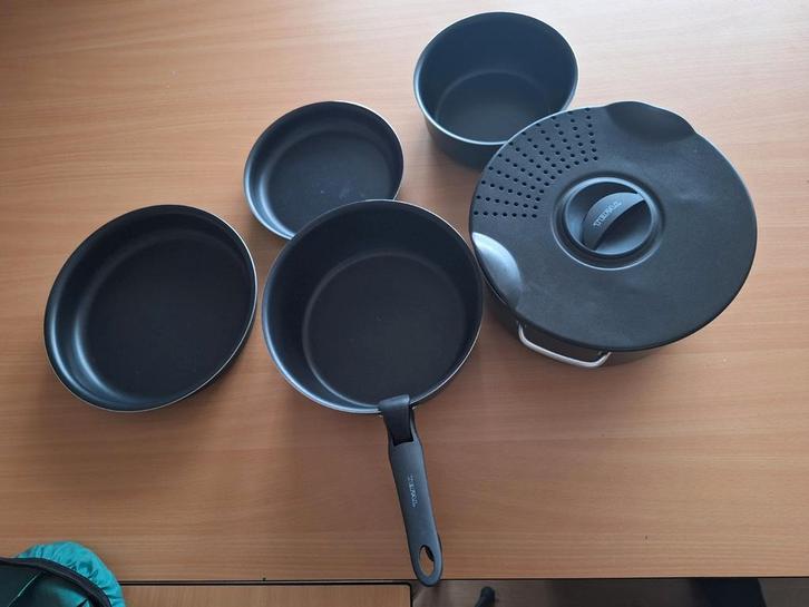 Outdoor tefal pannenset 3-4 personen, Watersport en Boten, Hengelsport | Algemeen, Zo goed als nieuw, Kleding, Ophalen of Verzenden