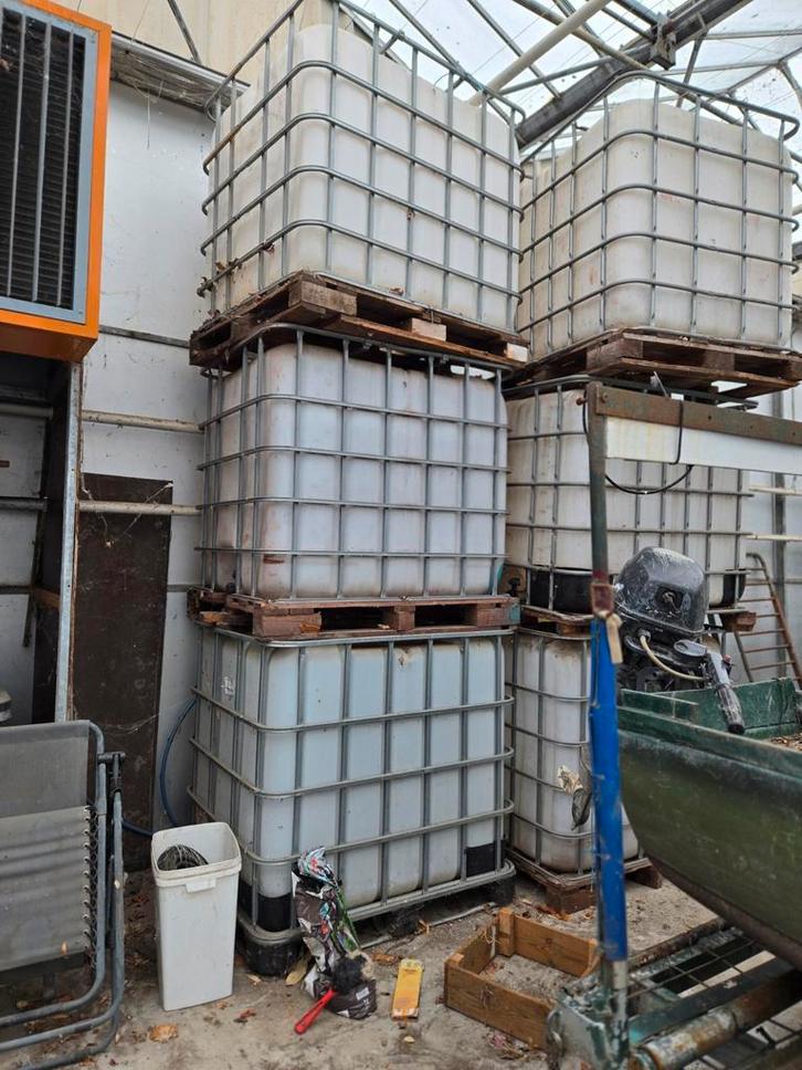 IBC Tanks op Pallets.  Beschikbaar, Zakelijke goederen, Machines en Bouw | Industrie en Techniek, Ophalen
