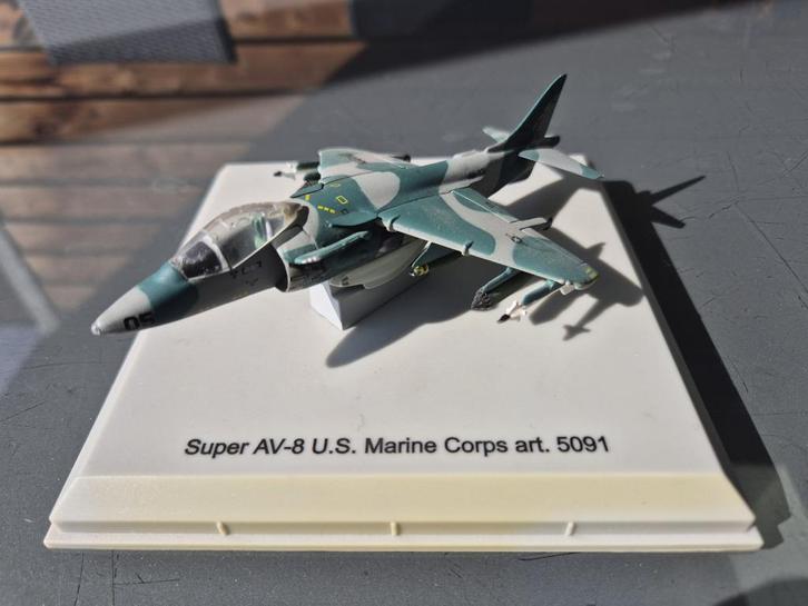 Super AV-8 U.S. Marine Corps art. 5091 - 1:100, Hobby en Vrije tijd, Modelbouw | Vliegtuigen en Helikopters, Zo goed als nieuw