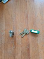 Te koop deur sloten en discus sloten en klein hangslotje, Doe-het-zelf en Verbouw, Hang- en Sluitwerk, Ophalen of Verzenden, Gebruikt