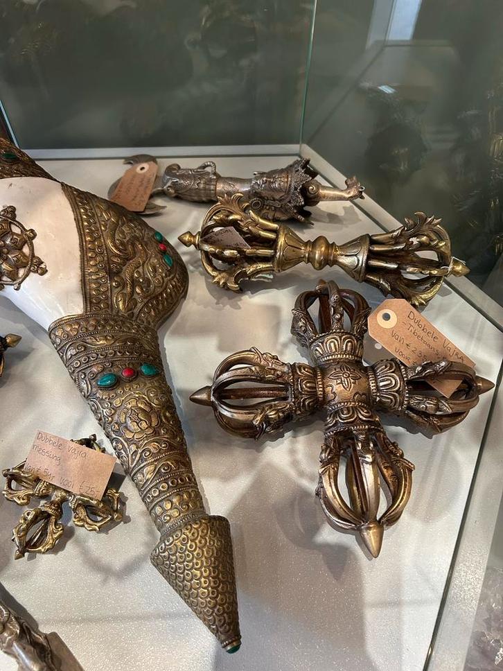 Tibetaanse Vajra, bijl en hoorn assortiment, Antiek en Kunst, Kunst | Niet-Westerse kunst, Ophalen of Verzenden