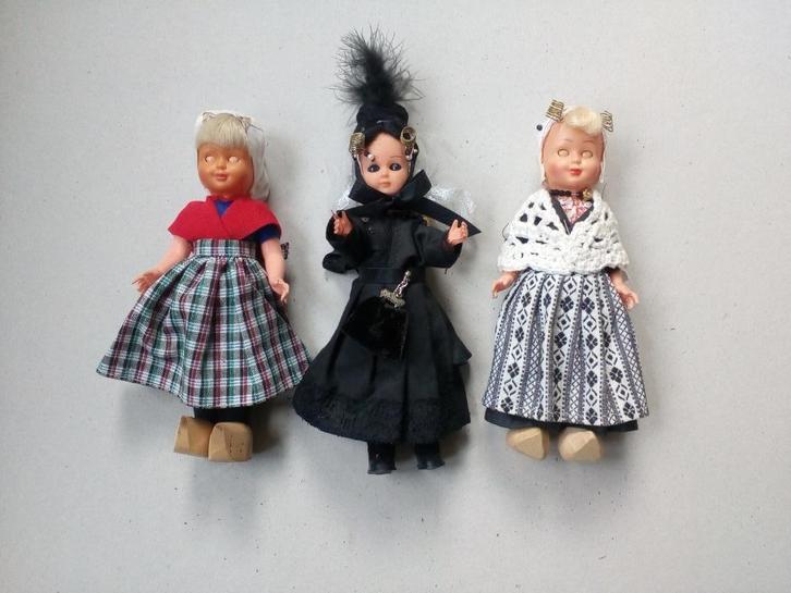 Oude klederdrachtpoppen.Nederland.Decoratie., Antiek en Kunst, Curiosa en Brocante, Ophalen of Verzenden