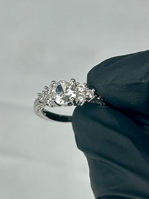 Elegante Stainless Steel Vrouwenringen, Sieraden, Tassen en Uiterlijk, Ringen, Nieuw, Heer, Zilver, IJzer of Staal, Ophalen of Verzenden