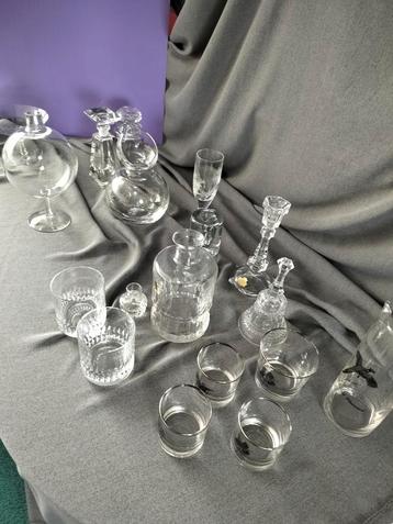 Diverse Kristallen Voorwerpen beschikbaar voor biedingen