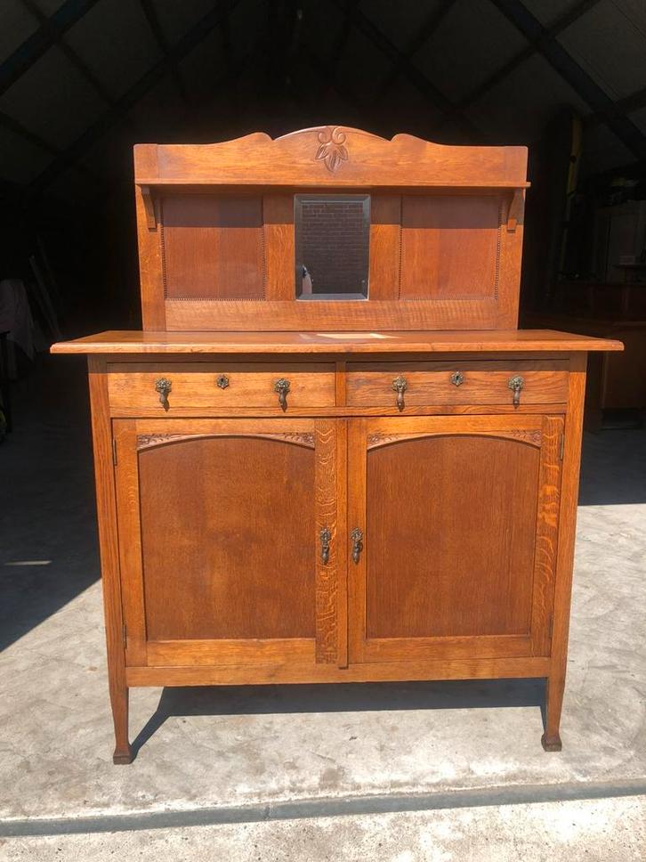 Grootmoeders kast, Antiek en Kunst, Antiek | Meubels | Kasten, Ophalen