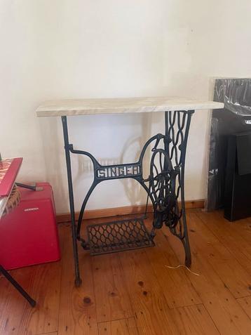 Singer naaimachinetafel beschikbaar voor biedingen