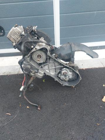 Piaggio 4t v2 blok / caters  beschikbaar voor biedingen