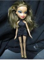 2001 BRATZ MGA DOLL als NIEUW, Verzamelen, Poppen, Ophalen of Verzenden, Zo goed als nieuw, Fashion Doll
