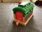 Brio trein garage met roldeur nr 33574, Ophalen, Zo goed als nieuw