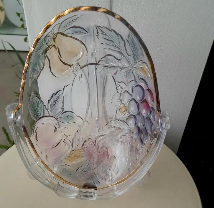 Mikasa kristallen schaal waarin gekleurd fruit in reliëf zgs, Antiek en Kunst, Antiek | Glas en Kristal, Ophalen of Verzenden