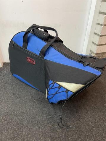 Hoorn gigbag beschikbaar voor biedingen