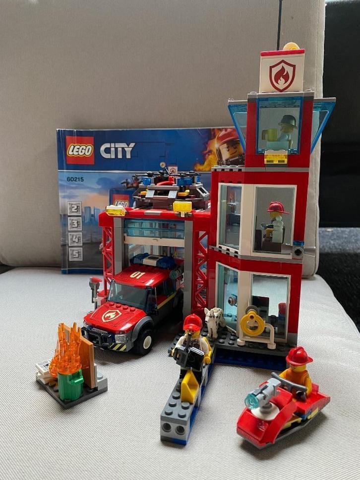 Lego City 60215 - Brandweerkazerne, Kinderen en Baby's, Speelgoed | Duplo en Lego, Zo goed als nieuw, Lego, Complete set, Ophalen of Verzenden