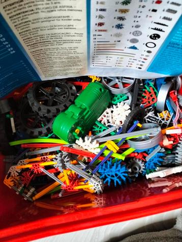Bak k'nex beschikbaar voor biedingen