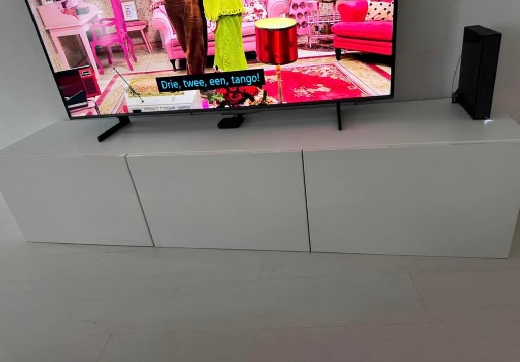 Ikea TV Kast - Strak en Modern, Ophalen, Kunststof, 150 tot 200 cm, Zo goed als nieuw
