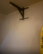 Outshock Bokszak Beugel met ijzer Pluggen, Ophalen, Zo goed als nieuw