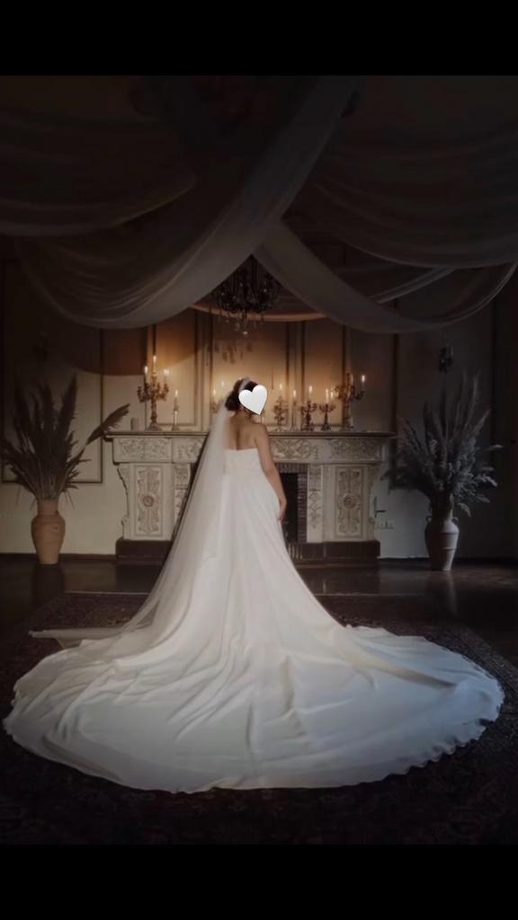 Prachtige bruidsjurk te koop, Kleding | Dames, Jurken, Zo goed als nieuw, Maat 36 (S), Wit, Onder de knie, Ophalen of Verzenden