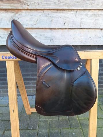 Prestige Meredith springzadel 17 inch beschikbaar voor biedingen