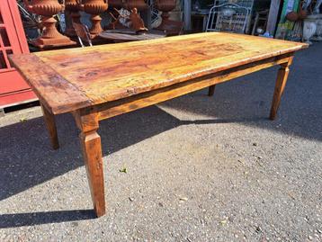 Antieke Franse tafel 230 cm lang 102 cm breed en 79 cm hoog beschikbaar voor biedingen