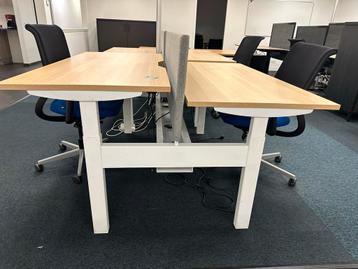 13 Sta Zit Bureaus - Kantoormeubilair beschikbaar voor biedingen