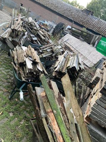 Gratis brandhout  beschikbaar voor biedingen