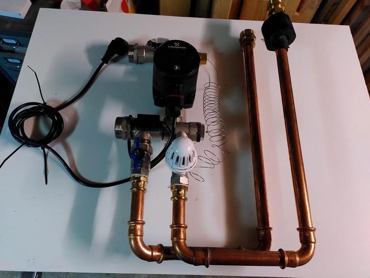 Grundfos Alpha1 Vloerverwarming Pomp Sectie, Doe-het-zelf en Verbouw, Verwarming en Radiatoren, Gebruikt, Overige typen, Minder dan 200 watt