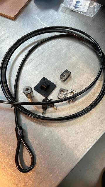 Kensington slot voor laptops en andere apparatuur beschikbaar voor biedingen