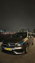 Mercedes-Benz CLA 180 122pk 7G-DCT 2018 Grijs, Auto's, Mercedes-Benz, Zwart, 4 cilinders, 715 kg, Leder en Stof