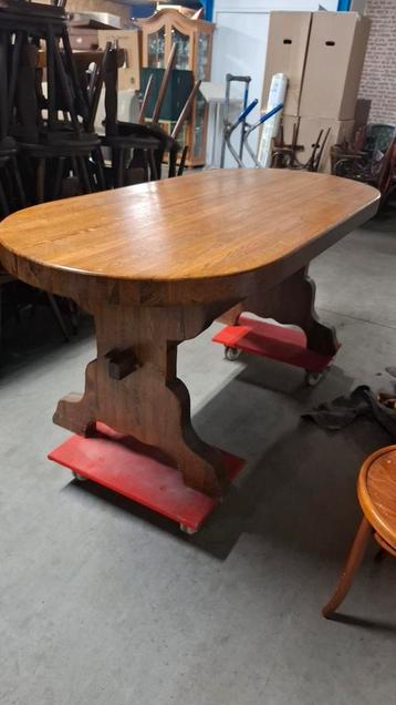 Stamtafel mancave cafe kroeg horeca ovaal hout MASSIEF stoel beschikbaar voor biedingen