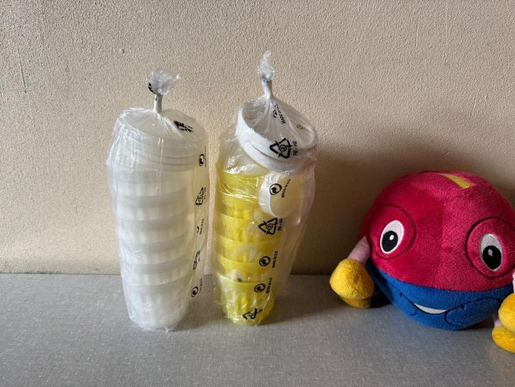 SPLINTERNIEUWE puddingvormpjes + deksels van TUPPERWARE, Huis en Inrichting, Keuken | Tupperware, Nieuw, Overige typen, Geel, Wit