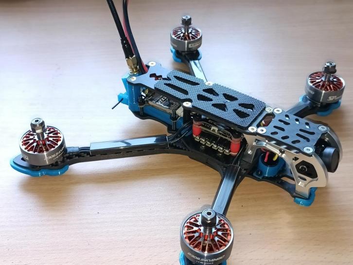 Freestyle drone Mark5C 5 inch (nieuw), Hobby en Vrije tijd, Modelbouw | Radiografisch | Helikopters en Quadcopters, Nieuw, Quadcopter of Multicopter