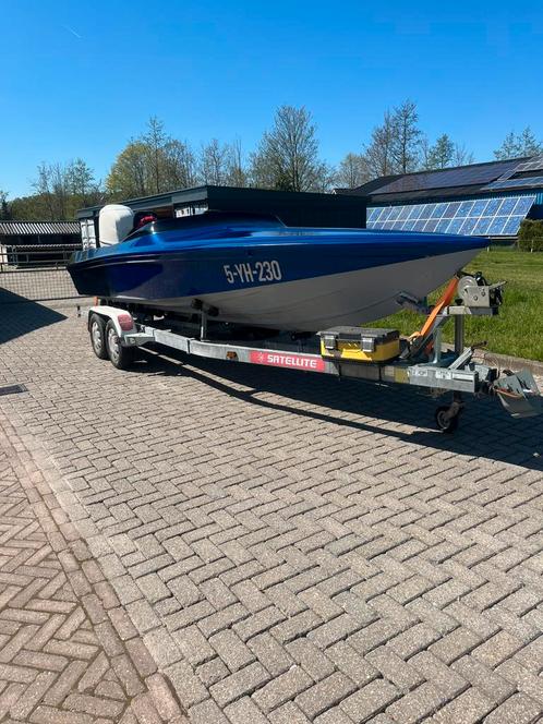 Bernico 21ft Racing, Watersport en Boten, Speedboten, Zo goed als nieuw, 6 meter of meer, Benzine, 200 pk of meer, Polyester, Buitenboordmotor