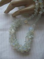Ketting Melkwit Steentjes  * Vintage * BVaN *, Ophalen of Verzenden, Overige materialen, Ketting, Met edelsteen