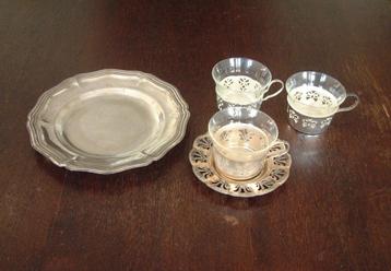 vintage 1 oude schaal en 3 glas kop in houder 1 schoteltje beschikbaar voor biedingen