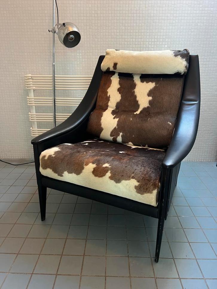 Poltrona Frau Dezza Fauteuil Gio Ponti Koeienhuid, Huis en Inrichting, Fauteuils, Zo goed als nieuw, Leer, 75 tot 100 cm, Ophalen