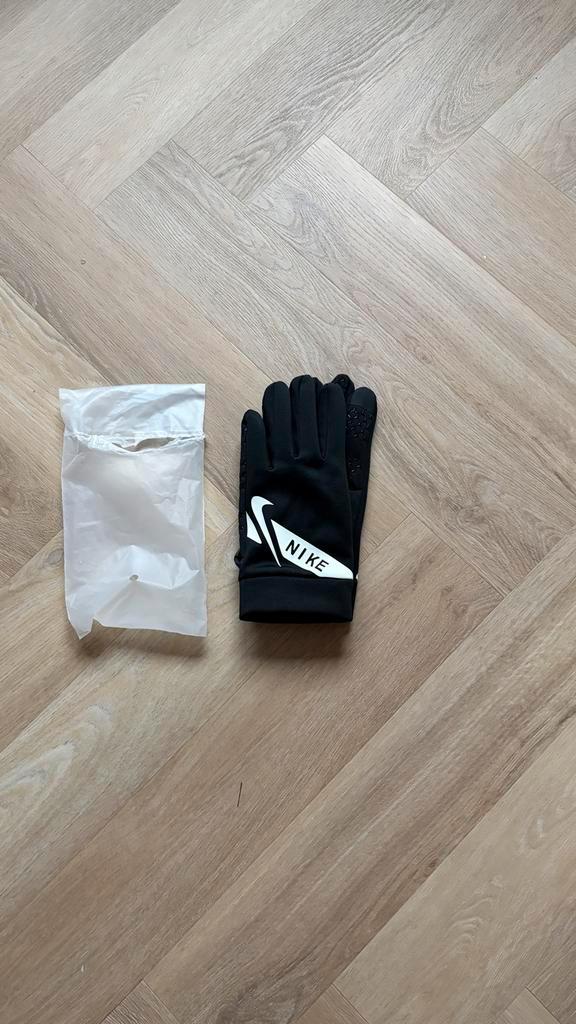 Nike Handschoenen L, Kleding | Heren, Mutsen, Sjaals en Handschoenen, Zo goed als nieuw, Handschoenen, Maat 52/54 (L), Ophalen of Verzenden