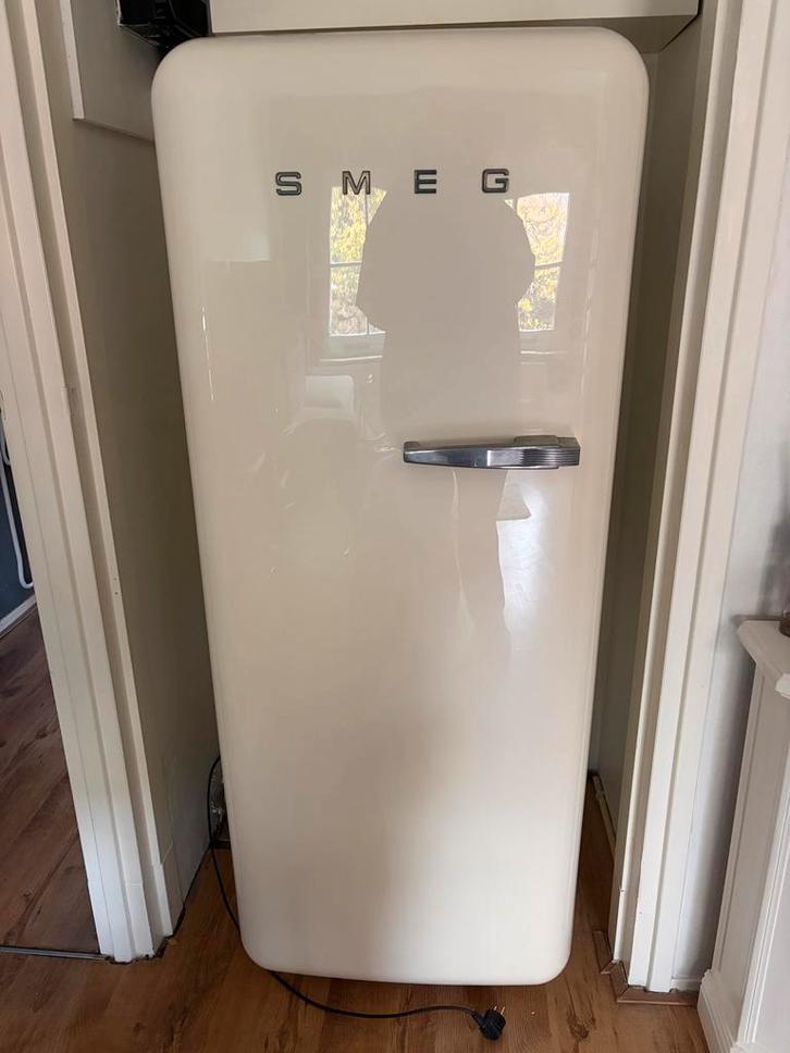 SMEG Koelkast met Vriesvak - Retro Stijl, Witgoed en Apparatuur, Koelkasten en IJskasten, Gebruikt, Met vriesvak, 150 tot 200 liter