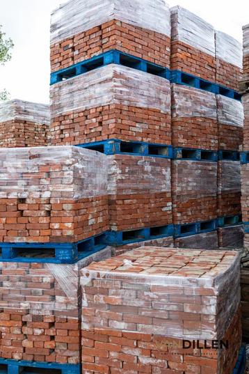 Gladde antieke oude gronings rode steen ca 21.5x5.5 235M2 beschikbaar voor biedingen