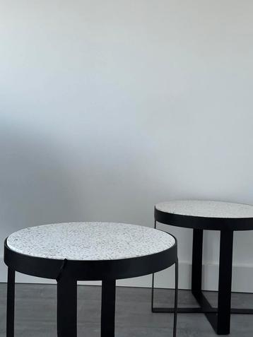 Terrazo metaal bijzettafel / salontafel beschikbaar voor biedingen