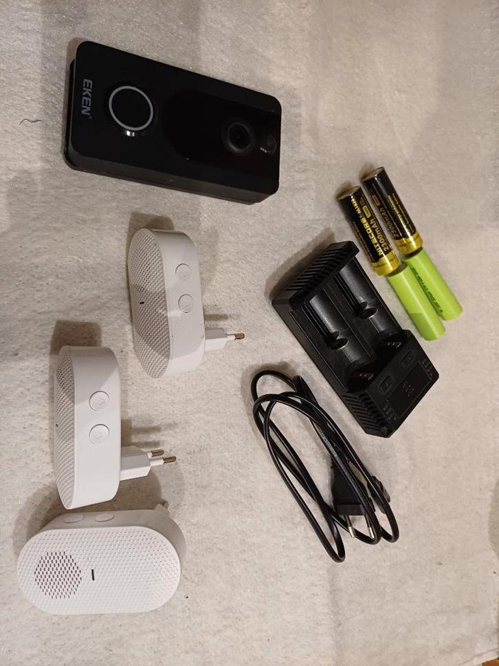 Videodeurbel inclusief accesoires, Huis en Inrichting, Deurbellen, Gebruikt, Draadloos, Ingebouwde camera, Compatibel met smartphone