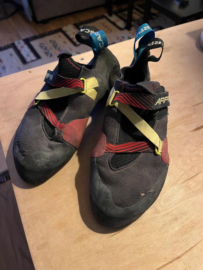 Klimschoenen Scarpa Arpia Maat 42 Boulderen, Sport en Fitness, Klimsport, Ophalen, Zo goed als nieuw, Klimsportschoenen